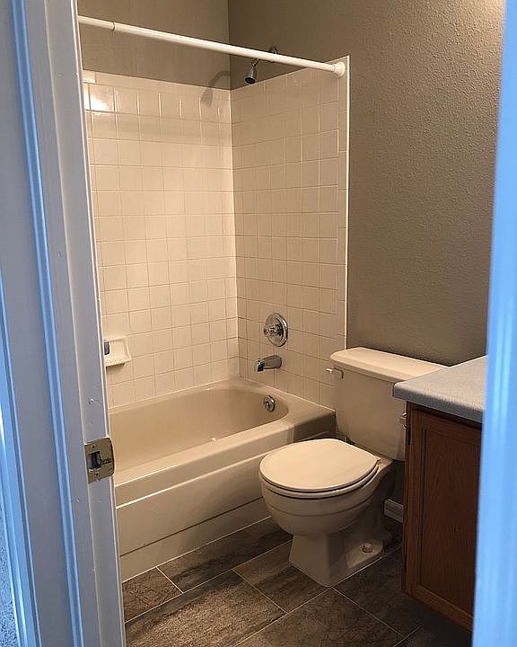 Upstairs full bath