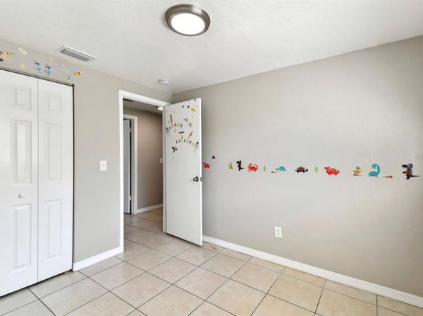 tampa-florida-82242378 picture