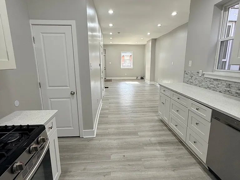 3415 G St — Photo 4