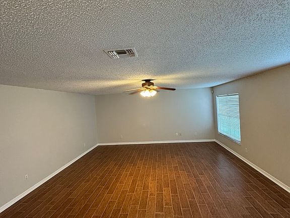4th image of 1019 Horseshoe Falls Dr