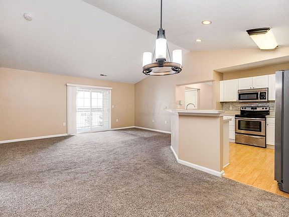 3rd image of 677 Spring Valley Dr