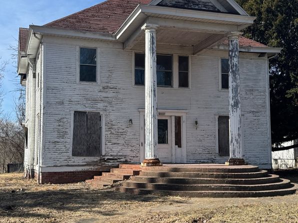 1359 N Jefferson St, Montezuma, IN 47862