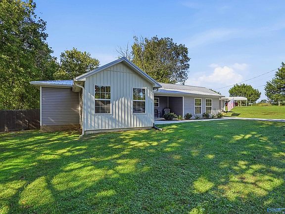 4th image of 225 Smith Cir