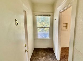 703 13th St #8, Modesto, CA 95354