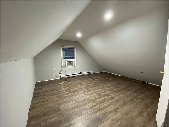 4th image of 3 Mineola Ave