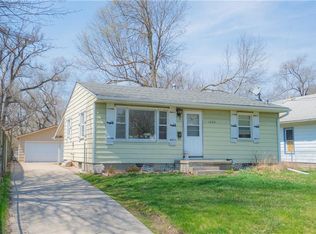 1220 E 29th St, Des Moines, IA 50317
