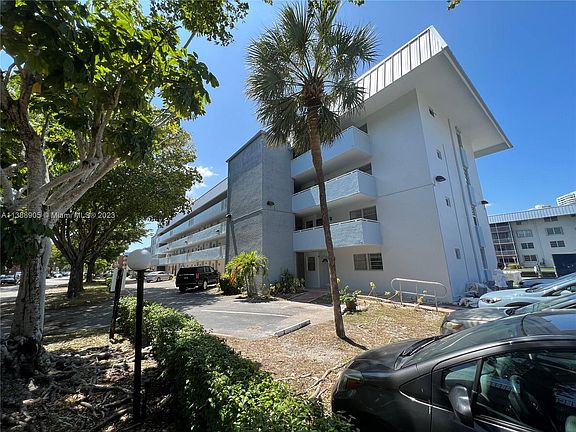 2nd image of 3725 NE 169th St APT 111