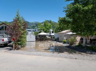 533 Oxbow Dr, Thayne, WY 83127