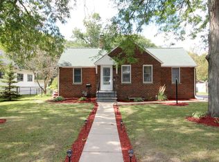 619 Leonard Ave, Dekalb, IL 60115