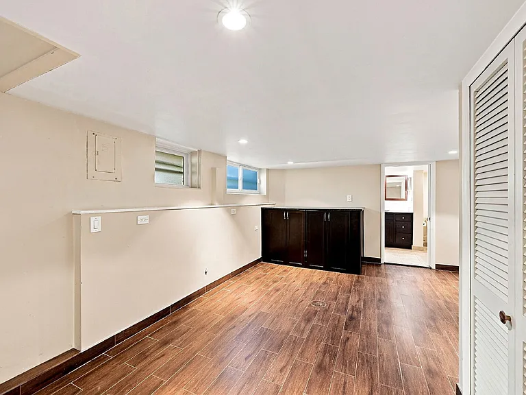741 Harrison St — Photo 23