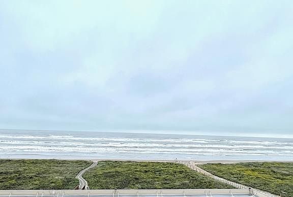 5th image of 2100 Gulf Blvd Unit 605