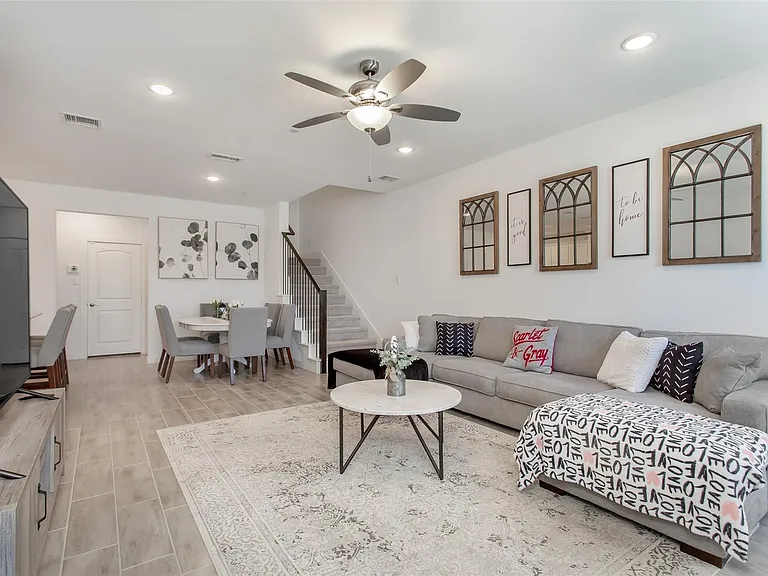 4881 Ellie Ln — Photo 2