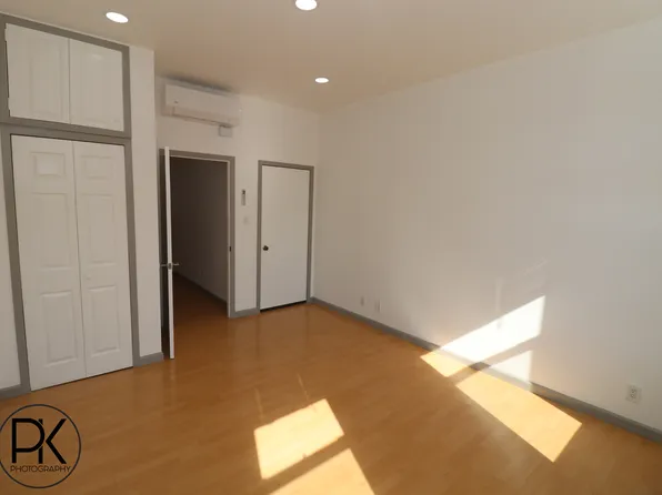 18-77 Linden Street image 11 of 17