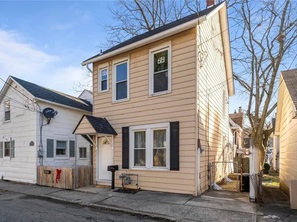 833 School St, Fountain Hill, PA 18015