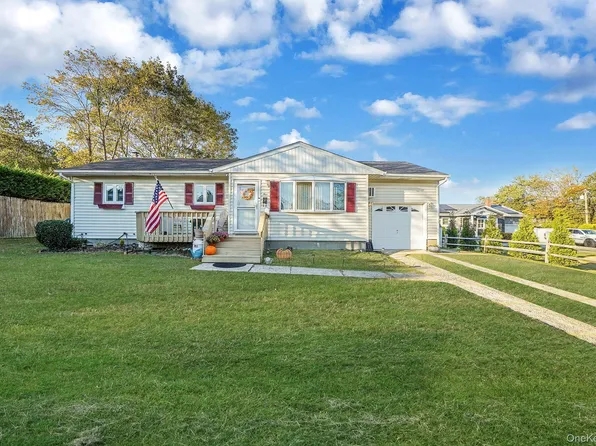 4 Neptune Avenue, East Patchogue, NY 11772