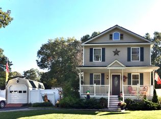 58 Beech Ave, Farmingville, NY 11738