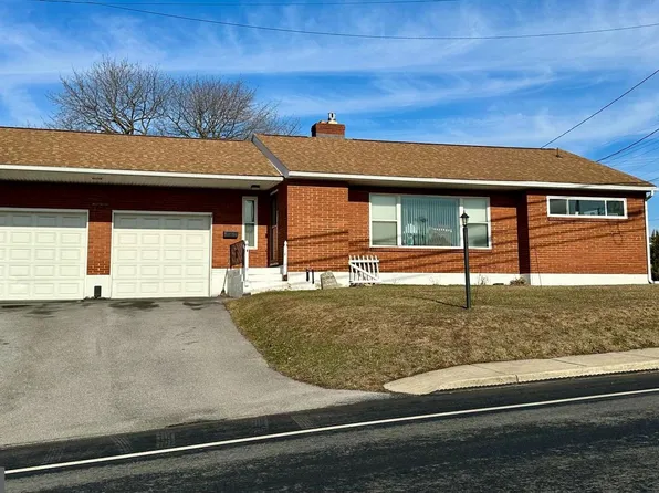 909 E Main St, Roaring Spring, PA 16673