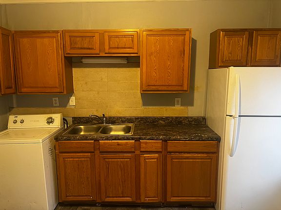 3rd image of 3028 Central Ave