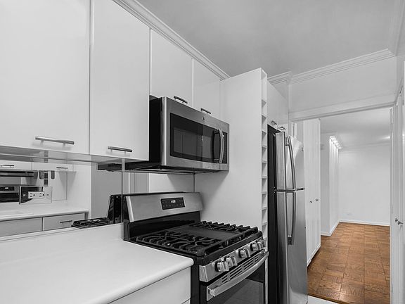 3rd image of 220 E 65th St APT 4J