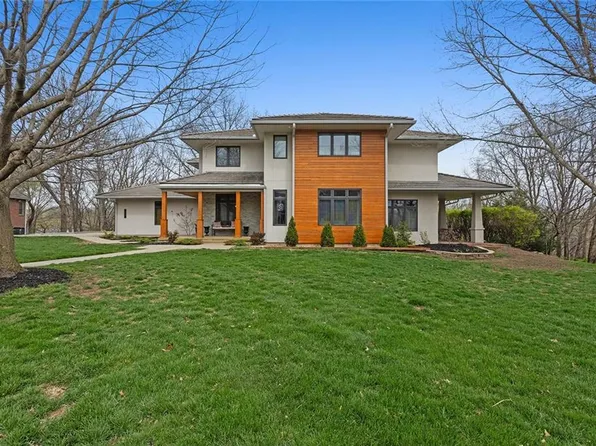 1401 Woodbury Ln, Liberty, MO 64068