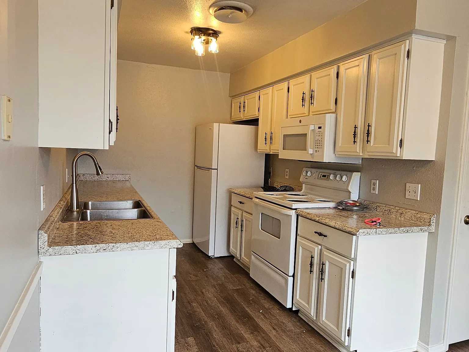 2 bed, 1117 sqft, $1,350 — Photo 4
