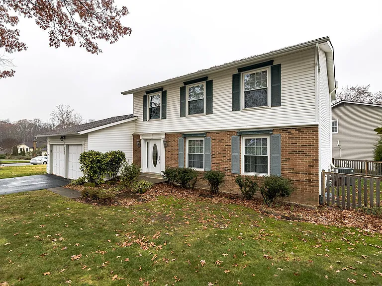 8904 Spur Rd — Photo 2