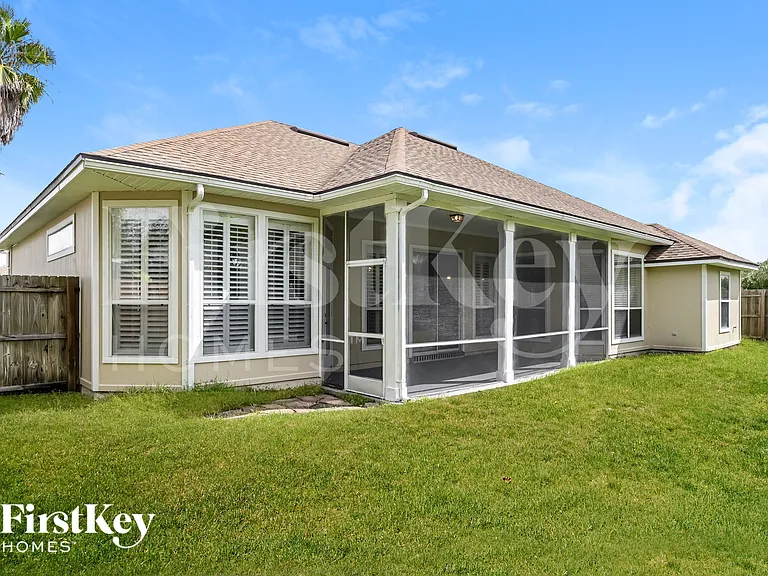 2352 Longmont Dr — Photo 14