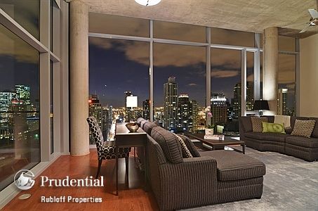 2nd image of 600 N Fairbanks Ct #4005