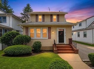 139 N 11th St, New Hyde Park, NY 11040