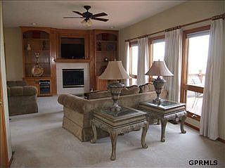 4th image of 8018 S 105th St