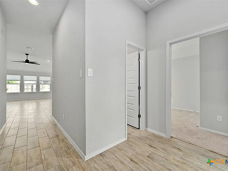 250 Sage Meadows Dr — Photo 4