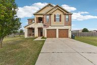 Brittany Ln-2605-001.jpg