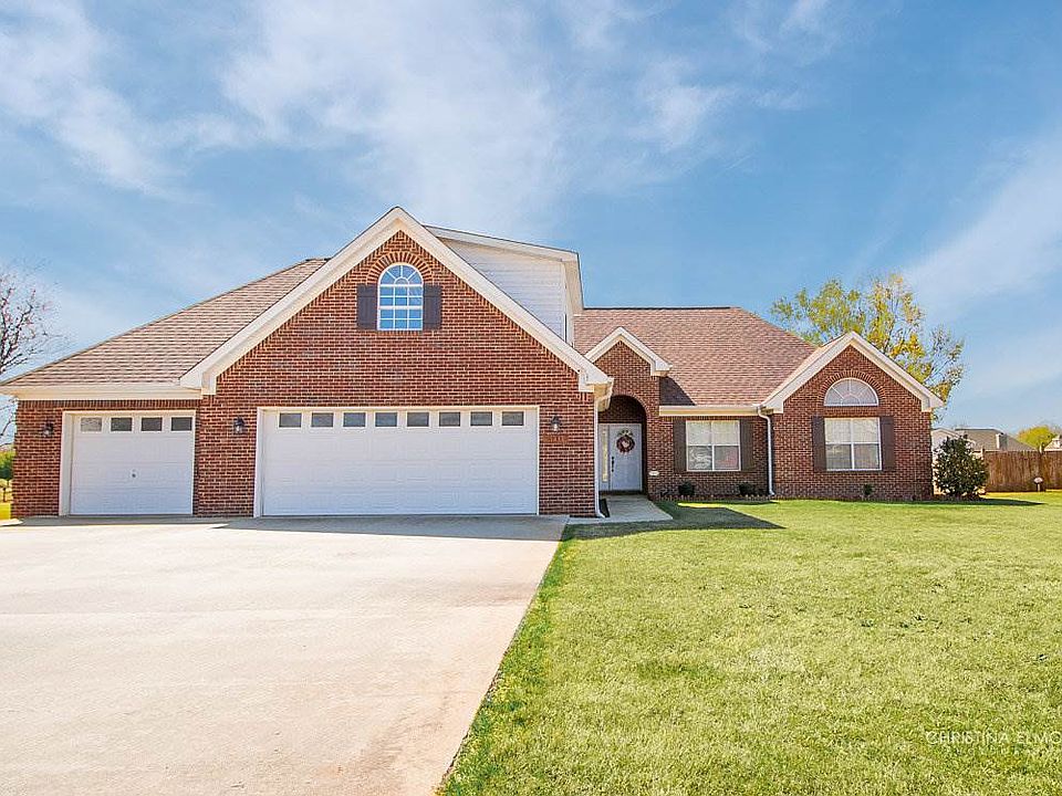1st image of 310 Twelve Oaks Dr