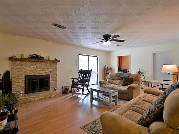 4th image of 9845 Lakeshore Dr