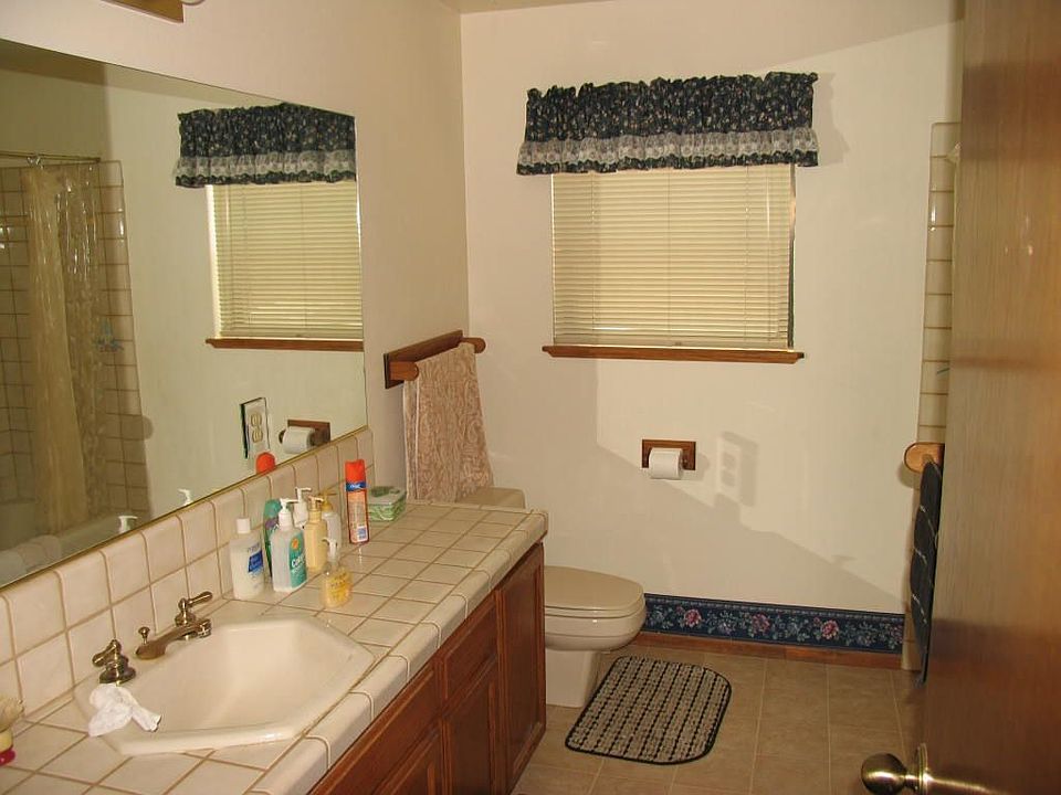 Guest Bath Room