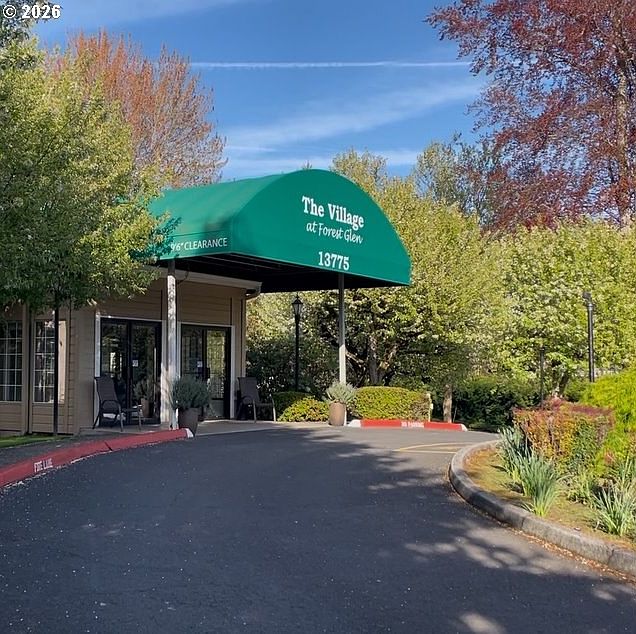 1st image of 13775 SW Scholls Ferry Rd APT 304