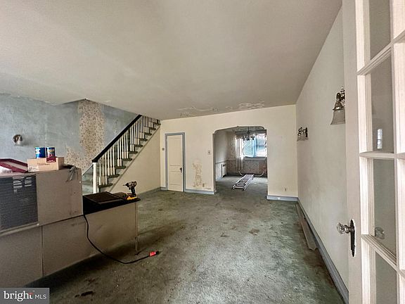 4th image of 113 Widener St