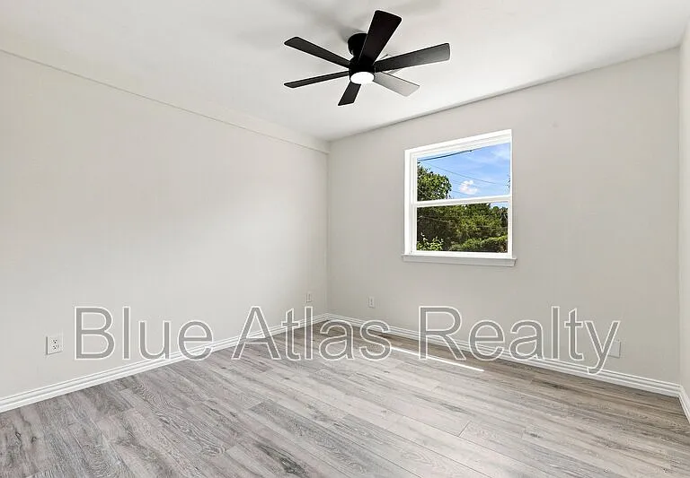 6008 Golden Gate Dr — Photo 15