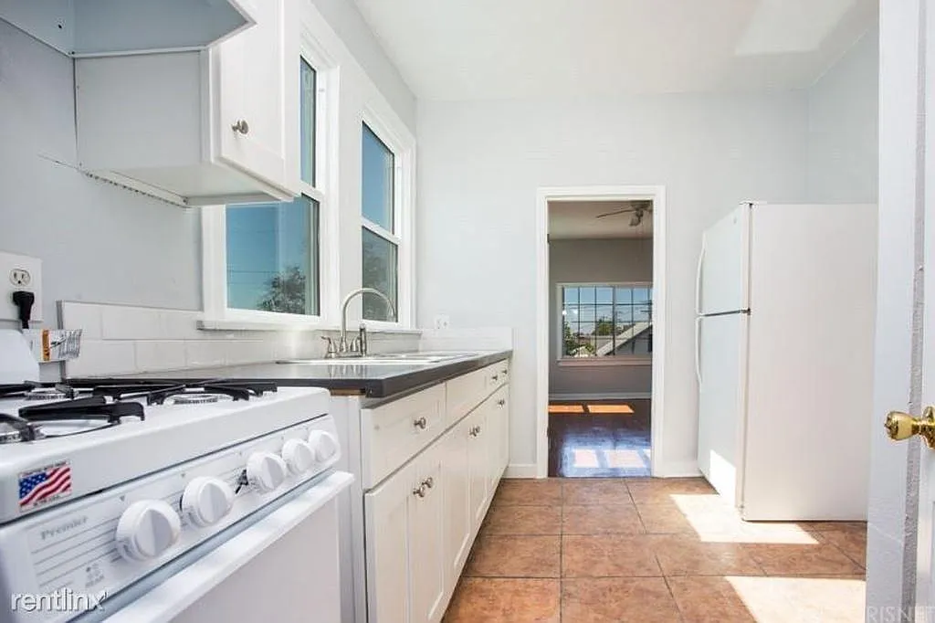 3516 Raymond Ave — Photo 4