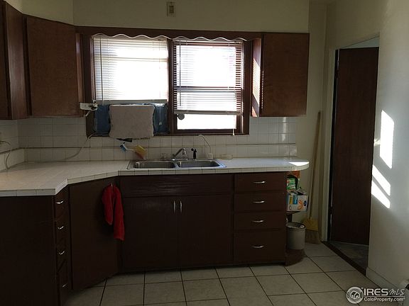 4th image of 708 Charlotte St