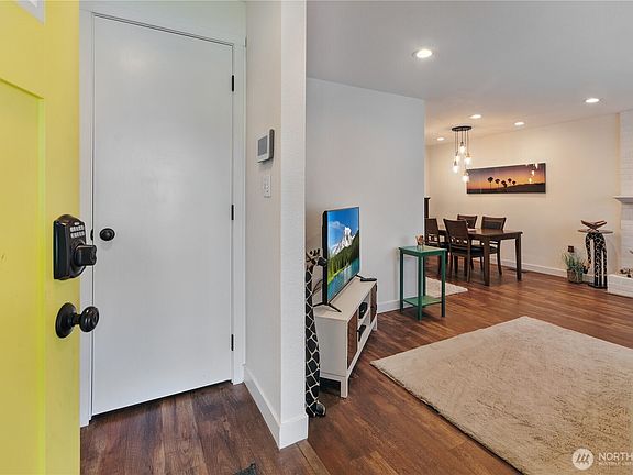 5th image of 7917 25th Avenue SE