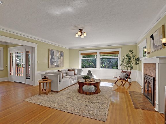 5th image of 3017 NE 12th Ave
