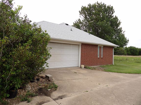 3rd image of 1169 Maree Dr
