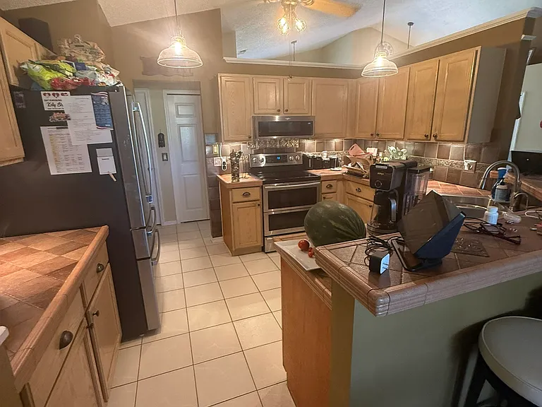 1825 SW Import Dr — Photo 6