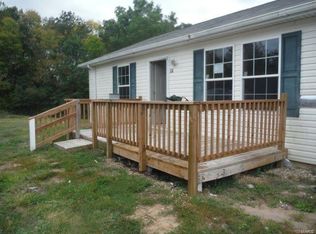 28 Willow Bend Rd, Winfield, MO 63389