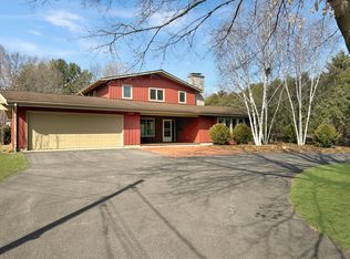 725 Garden Rd, Dekalb, IL 60115