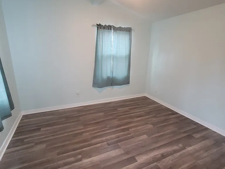 513 Hollyhock Ln — Photo 11