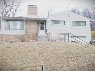 1708 Freeman Dr, Bellevue, NE 68005