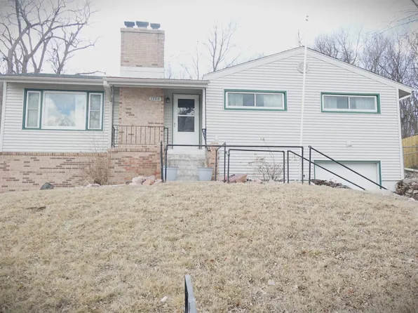 1708 Freeman Dr, Bellevue, NE 68005