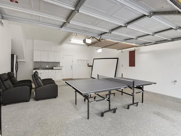 1202 W 25th St — Photo 20